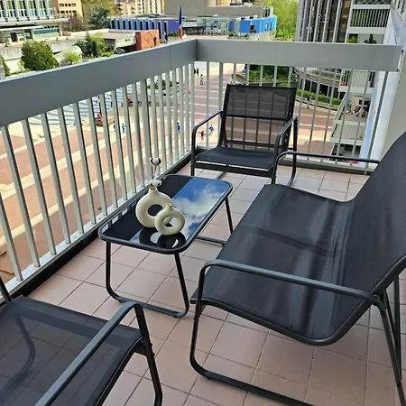 De Standing Apartment